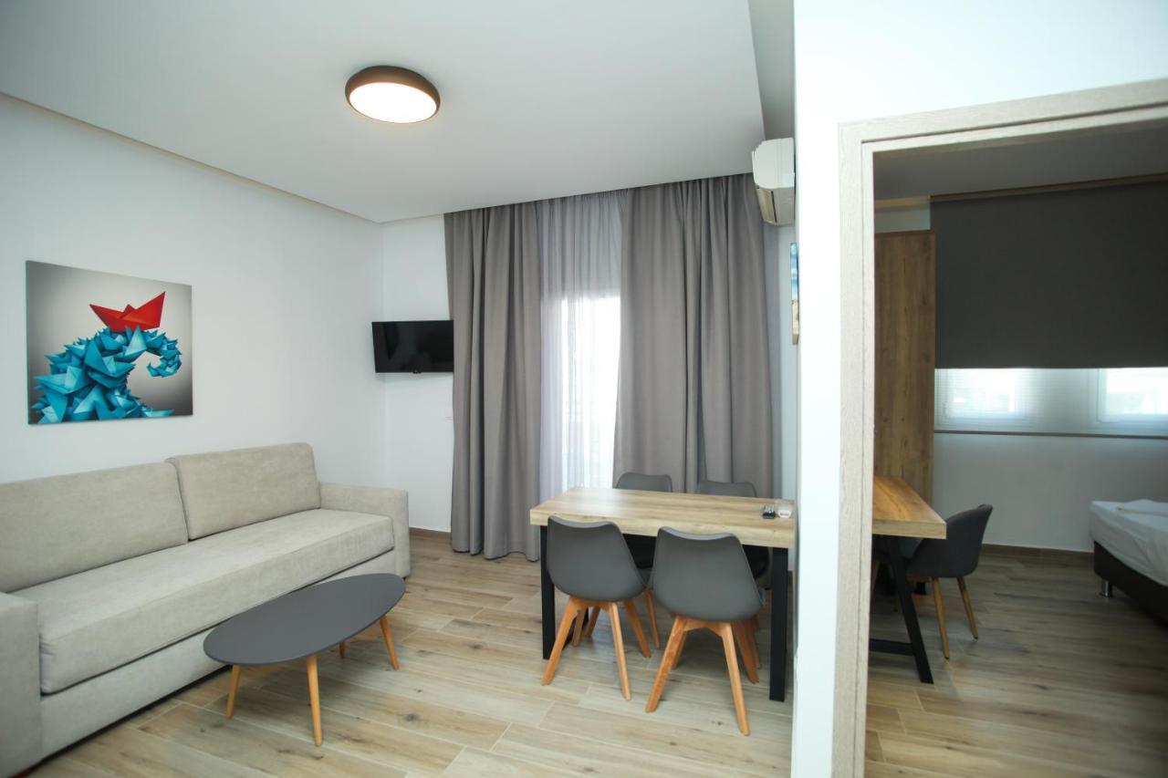 Naias Lejlighedshotel Hanioti Eksteriør billede